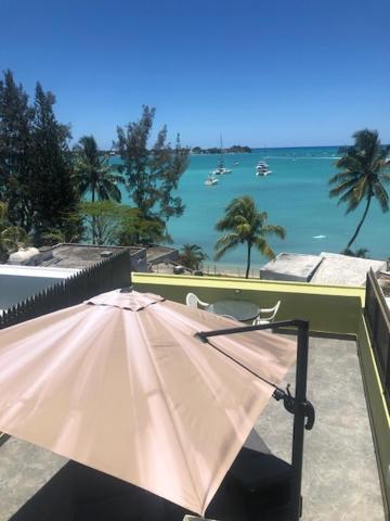Apartamento Ocean-View Penthouse With Roof Terrace, Grand Baie, Waterside Complex The Vale Exterior foto